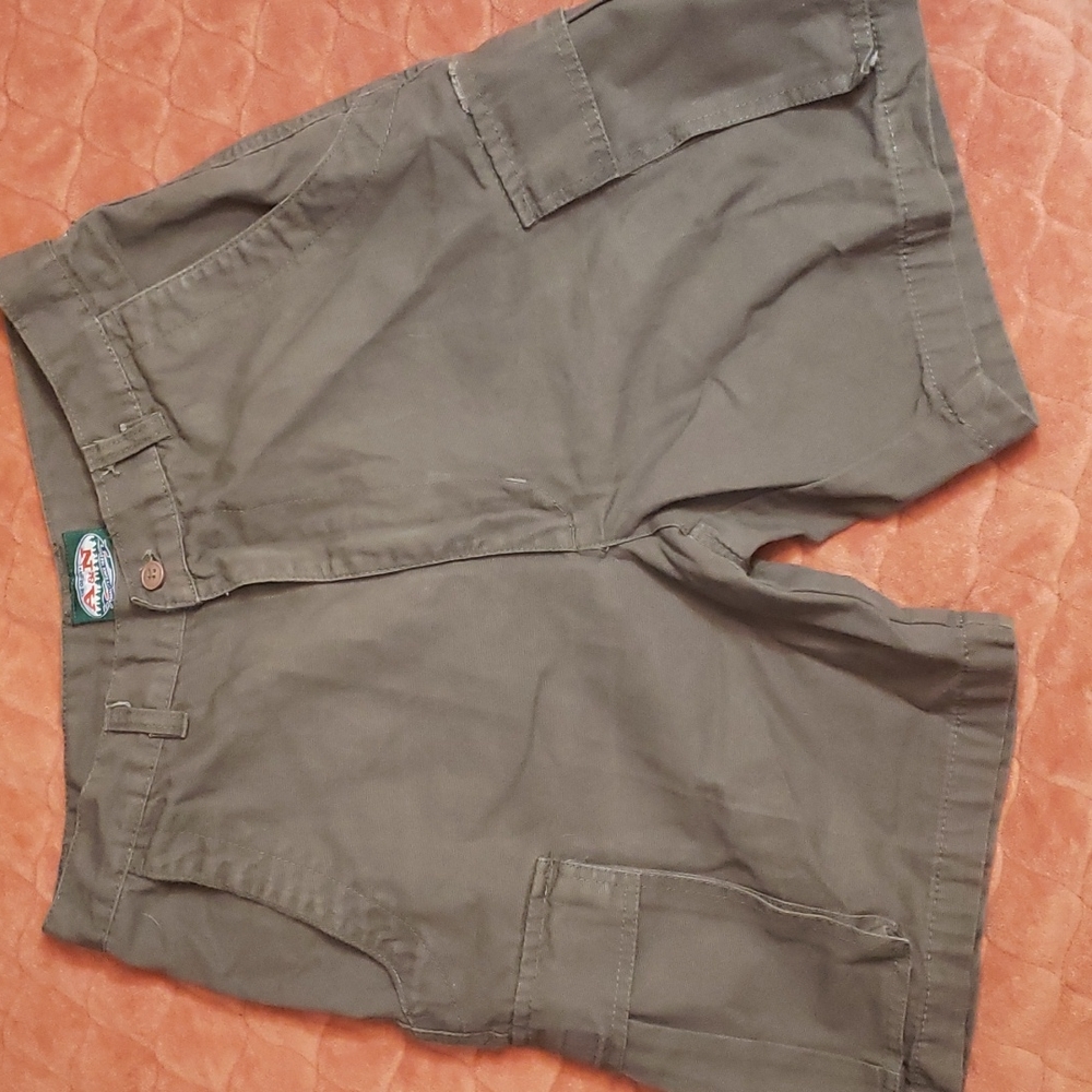 Men's size 32 cargo shorts